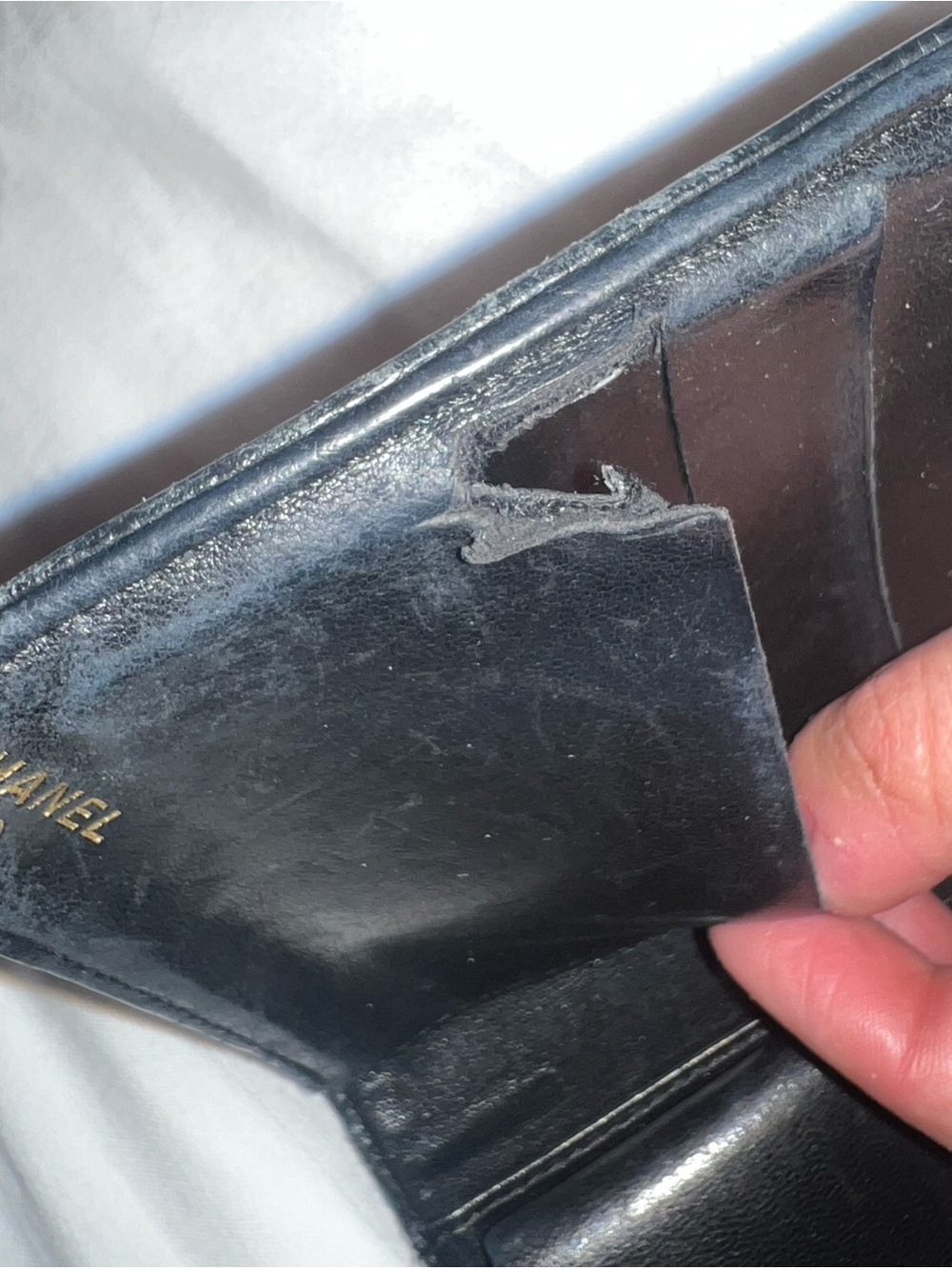 CHANEL Black Quilted Caviar Leather Bifold Wallet (Vintage) - Picture 7 of 9
